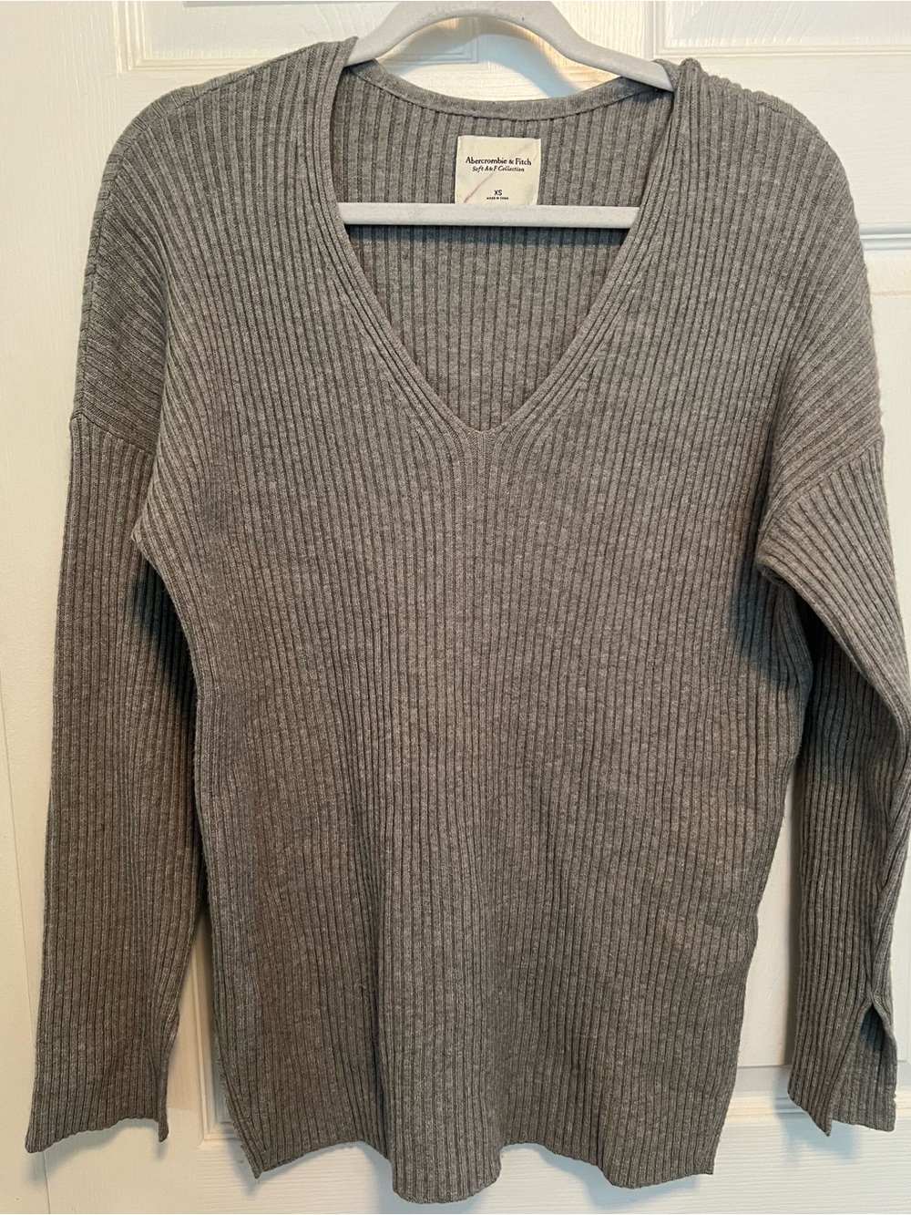 Abercrombie & Fitch Soft A&F Ribbed Knit Sweater in Light Gray